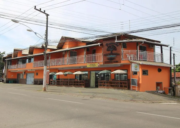 Pousada Praia da Fortaleza 450 metros do Parque Beto Carrero com café da manhã